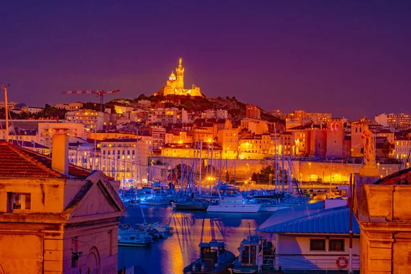 Marsella Francia Por Noche Famosa Vista Del Puerto Europeo Notre — Foto de Stock