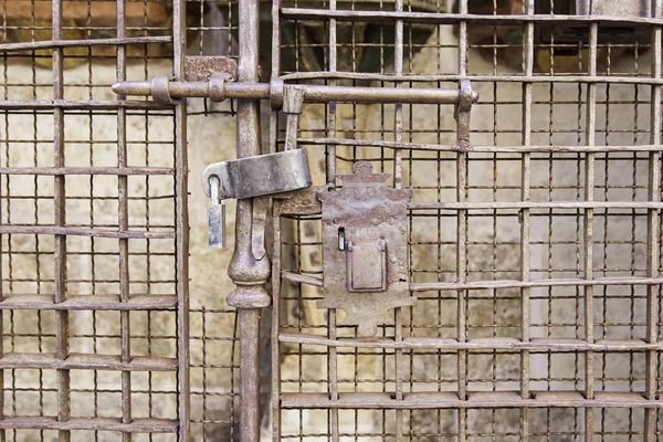 Cerradura Vieja Metálica Detalle Del Perno Defensa — Foto de Stock