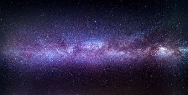 Σωρευμένος Γαλαξίας Πυροβολημένος Φακό 14Mm Στο Κατασκευασμένος Από Φωτιστικά Πλαίσια — Φωτογραφία Αρχείου