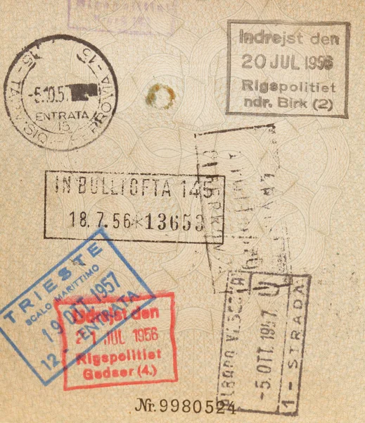 Eski Bir Alman Pasaportundaki Pullar — Stok fotoğraf