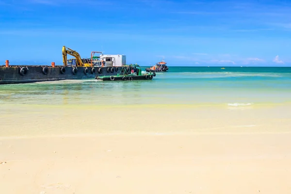 Bulldozer Trabajando Una Playa — Foto de Stock