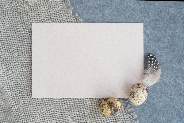 부활절 인사말 카드에 공간이 디자인을 파스텔 무늬를 아름다운 달걀과 장식이 — 스톡 사진