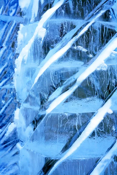 きれいな青の氷から作られた素敵な抽象的な青の背景 — ストック写真