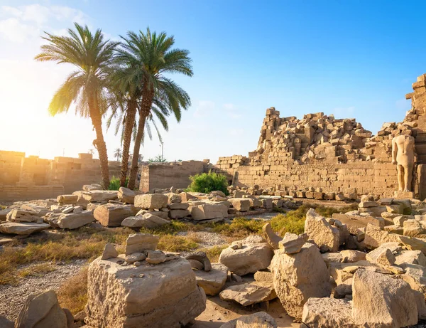 Templo Luxor Karnak Pilão Com Céu Azul — Fotografia de Stock