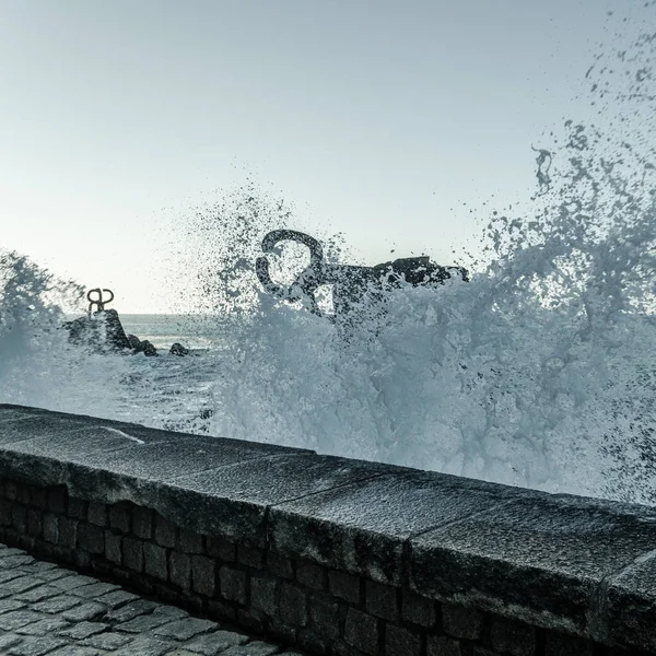 Sea Waves Splashing Peine Los Vientos Sculpture — Stock Photo, Image