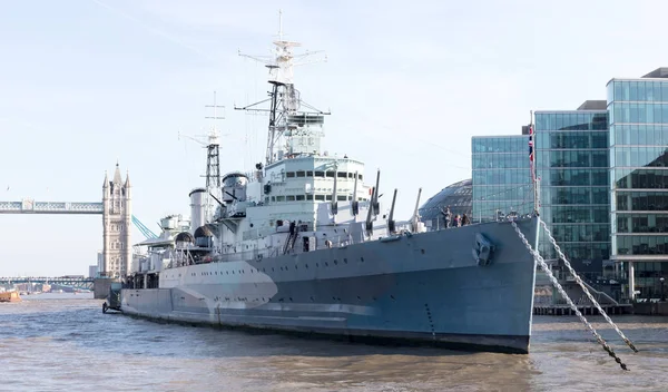 ロンドン イギリス 2019年2月21日 Hmsベルファスト戦艦がテムズ川に係留 — ストック写真
