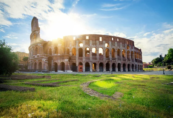 Roma Daki Kolezyum Üzerinde Erken Gün Doğumu — Stok fotoğraf