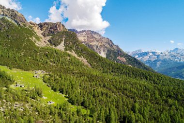 Valmalenco (It) - Chiesa Gölleri 'nin havadan görünüşü