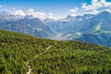 Valmalenco (It) - Chiesa Gölleri 'nin havadan görünüşü