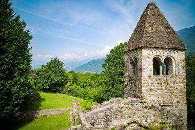 Vallate sec 'teki S. Pietro Manastırı. Xi - Piagno di Cosio Valtellino - Valtellina (It)