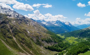 Forcola of Livigno (Ch) - Poschiavo 'ya doğru havadan görünüm