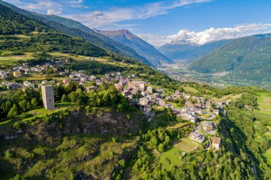 Teglio - Valtellina (It) - Panoramik hava görüntüsü