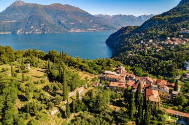 Vezio Şatosu - Varenna - Como Gölü - Havadan Bakış