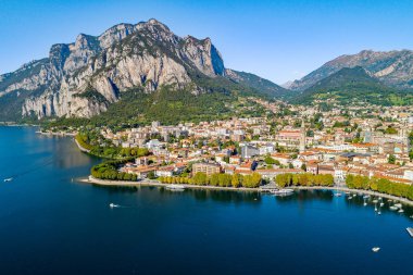 Lecco (It) - Şehrin panoramik hava görüntüsü