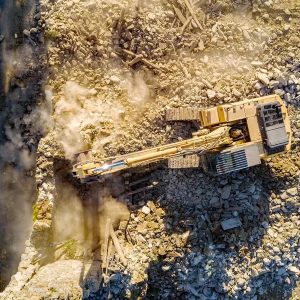 Demolición Antiguo Edificio Con Excavadora Vista Aérea — Foto de Stock