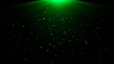 Ateş parçacıkları kara zeminde izole edilmiş toz kalıntılarını etkiler, hareket pudrası patlaması. Spot ışığı projektörü. Tasarım ögesi.