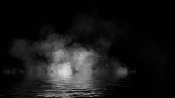 雾和雾对黑色背景的影响 海岸上的烟雾 水纹理覆盖中的反射 — 图库照片