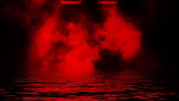 Roter Scheinwerfer Mit Reflexion Wasser Paranormaler Nebel Isoliert Auf Schwarzem — Stockfoto