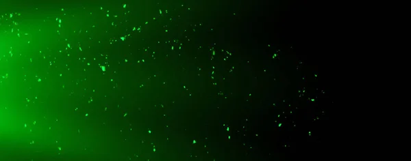 Yeşil Ateş Parçacık Dokusunu Korlar Zole Edilmiş Siyah Arkaplanda Yanık — Stok fotoğraf