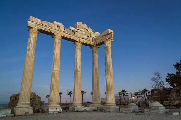 Lato Tempio Apollo notturno in Turchia — Foto Stock