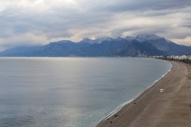 Antalya Konyaalti plajları, dağlar ve manzara