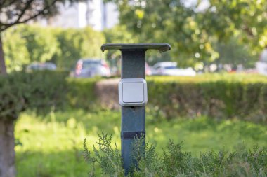 Demir profilinde elektrik düğmesi