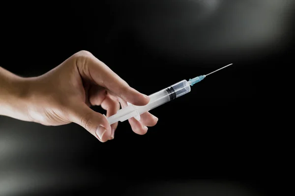 Injekční Stříkačka Lidská Ruka Připravující Výrobě Vakcíny — Stock fotografie