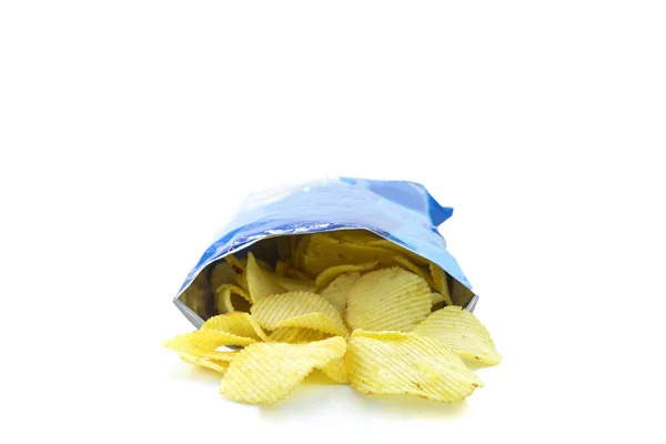 Tüte Kartoffelchips Auf Weißem Hintergrund — Stockfoto