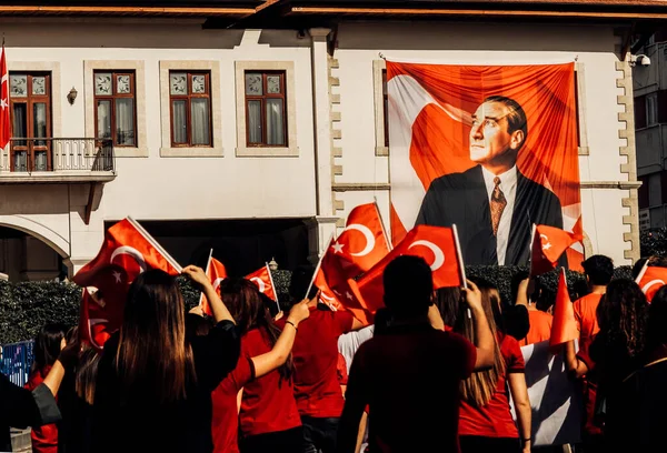 Türkiye Cumhuriyeti 'nin kurucusu Mustafa Kemal Atatrk, Ulusal Egemenlik ve Çocuk Günü kutlamaları Türkiye / Antalya 10 / 29 / 2016 09: 54: 18 Türkiye