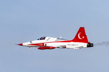 Türk ordu uçakları hava gösterisi 04 / 21 / 2017 14: 13: 06: Türkiye / Antalya