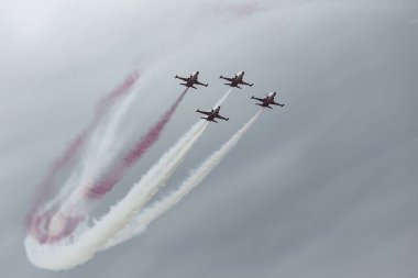 Türk ordu uçakları hava gösterisi 04 / 21 / 2017 14: 13: 06: Türkiye / Antalya