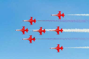 Türk ordu uçakları hava gösterisi 04 / 21 / 2017 14: 13: 06: Türkiye / Antalya