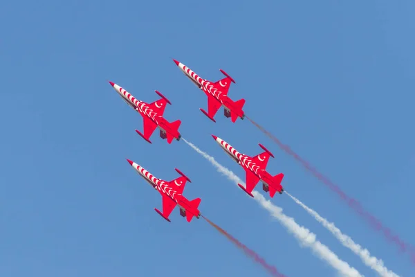 Aviones Del Ejército Turco Realizando Espectáculo Aéreo 2017 Turquía Antalya — Foto de Stock