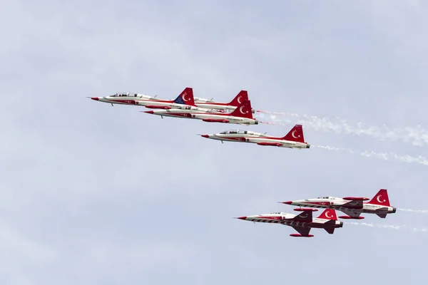 Aviones Del Ejército Turco Realizando Espectáculo Aéreo 2017 Turquía Antalya — Foto de Stock