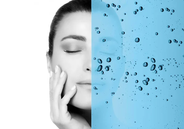 Schönheitskonzept mit hydratisierendem Wasser-Overlay — Stockfoto