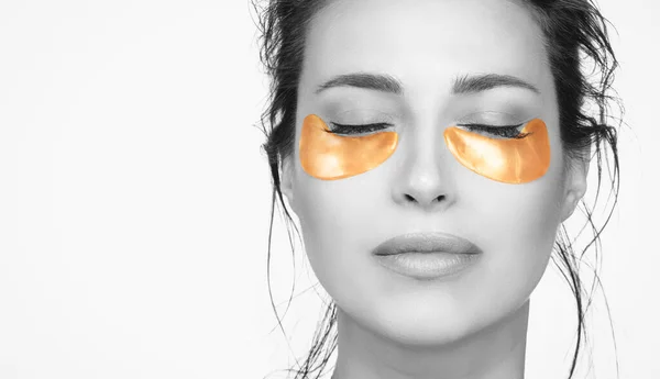 Beautiful Woman Fresh Clean Skin Using Eye Collagen Pads Beauty — Stock Photo, Image