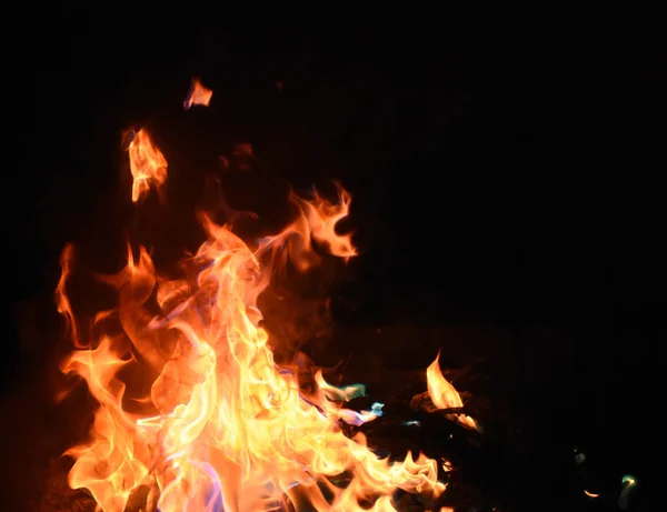 Feu Avec Des Flammes Jaunes Orange Sur Fond Noir — Photo