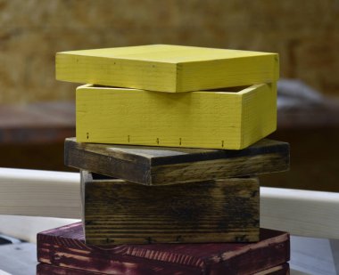 Atölyede kutular hazırlanıyor