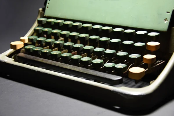 Retro Type Writer Black Background — Stock Photo, Image