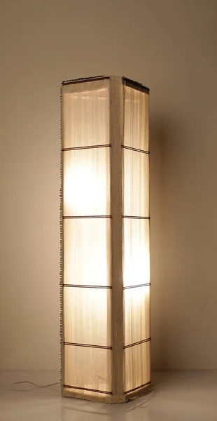 Lámpara Madera Hecha Mano Con Sombra Lino Sobre Fondo Gris —  Fotos de Stock
