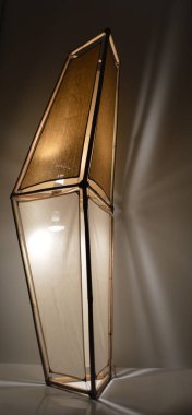 El yapımı bambu lamba, iki renk keten. 