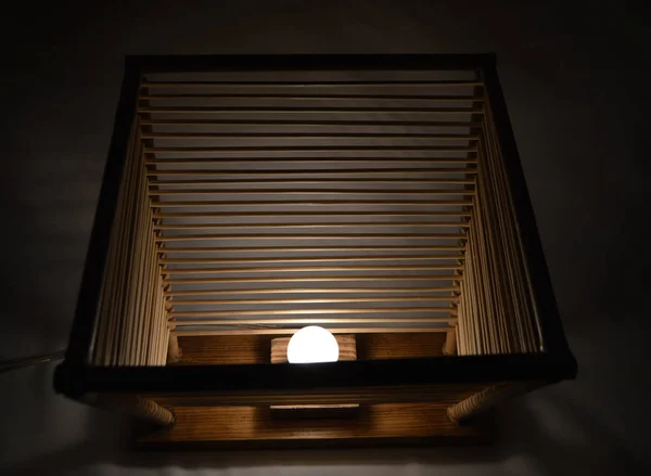 Handgefertigte Lampe Aus Holz Und Seil — Stockfoto