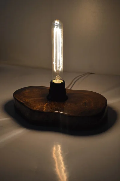 Handgemachte Holzlampe Auf Grauem Hintergrund — Stockfoto