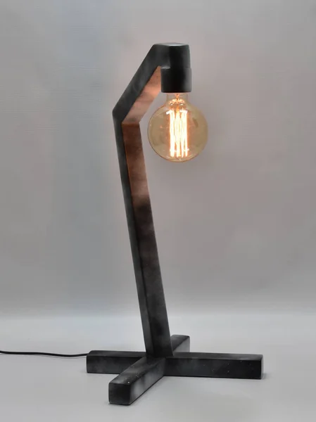 手工制作的木制灯泡2色彩绘复古爱迪生灯泡 — 图库照片