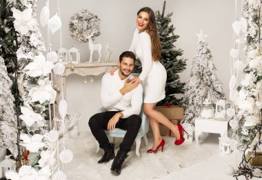 İki Noel sahne içinde