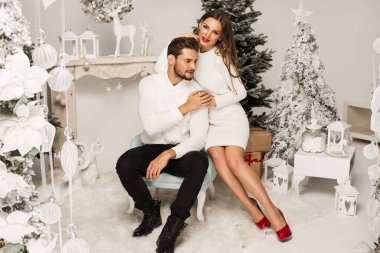 İki Noel sahne içinde