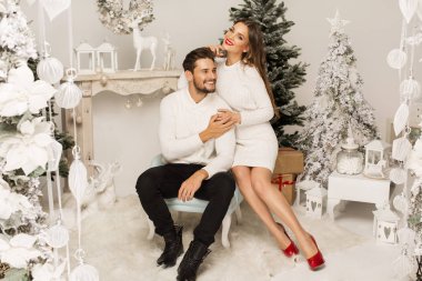 İki Noel sahne içinde