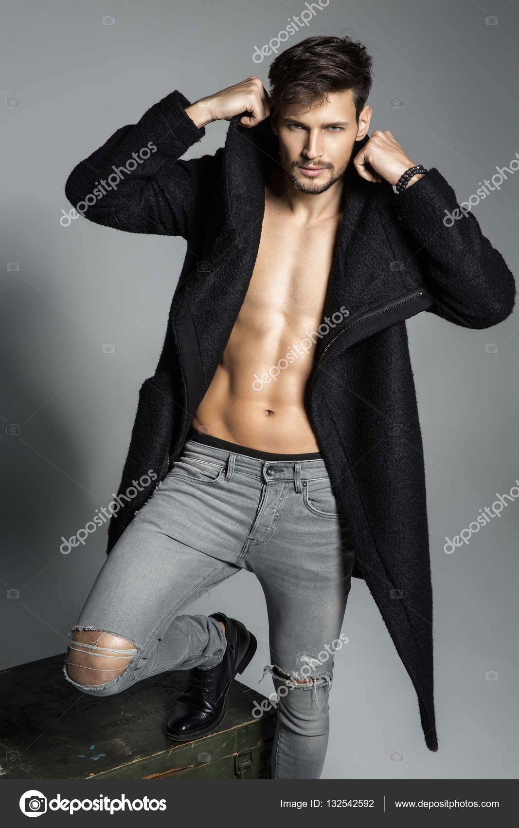 Male Model poses | Male models poses, Model poses, Pakistani street style