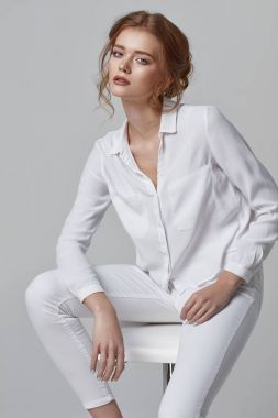 Güzel doğal kadın modeli  