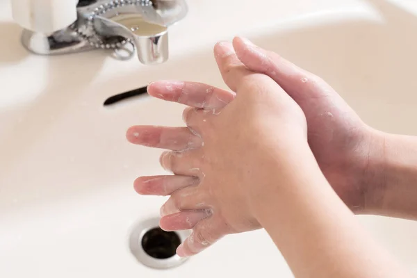 Japans Schoolkinderen Wassen Hun Handen — Stockfoto